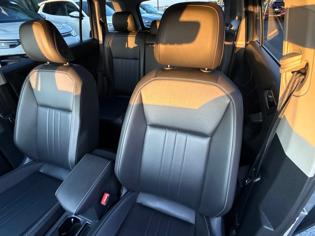 Used 2022 Volkswagen Tiguan SE AWD/4WD image 14