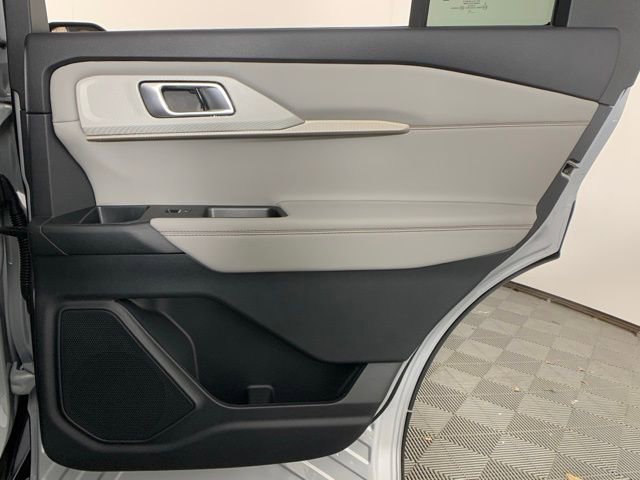 Used 2025 Ford Explorer Active w/ Active Comfort Package image 30