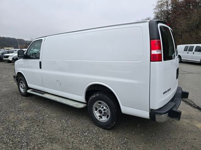 Used 2024 GMC Savana 2500 w/ Driver Convenience Package image 3