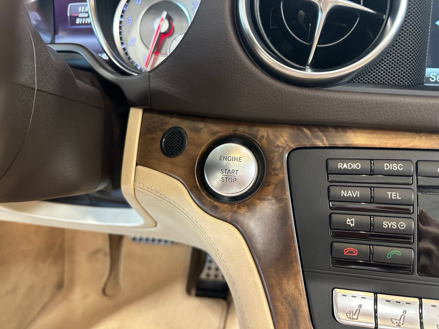 Used 2016 Mercedes-Benz SL 550 image 34