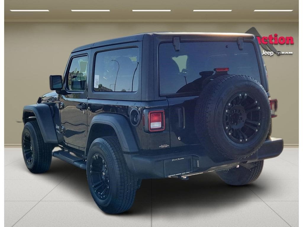 Used 2020 Jeep Wrangler Sport AWD/4WD image 4