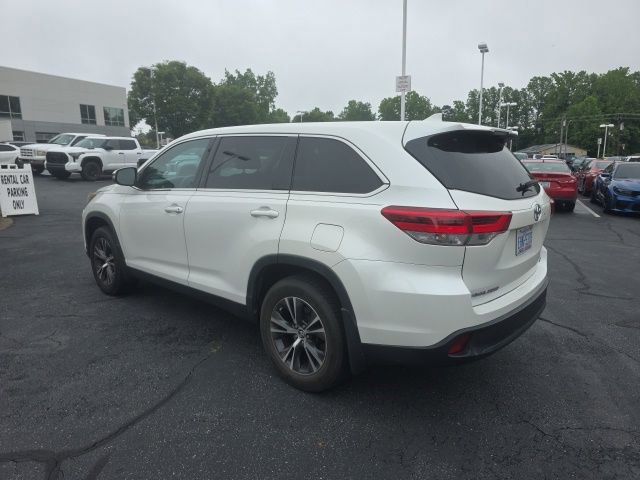 Used 2019 Toyota Highlander Plus AWD/4WD image 7
