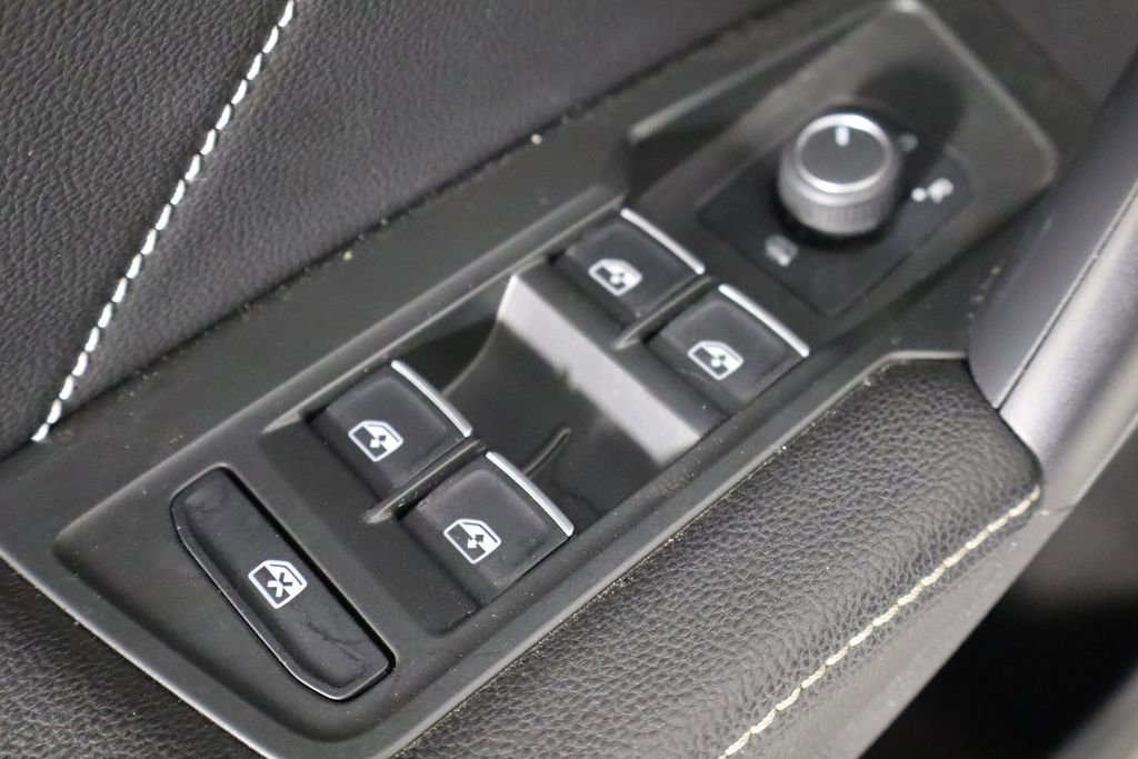 Used 2023 Volkswagen Tiguan SE R-Line FWD image 18