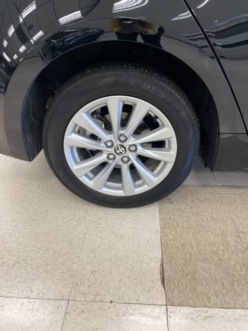 Used 2025 Toyota Corolla SE FWD image 31