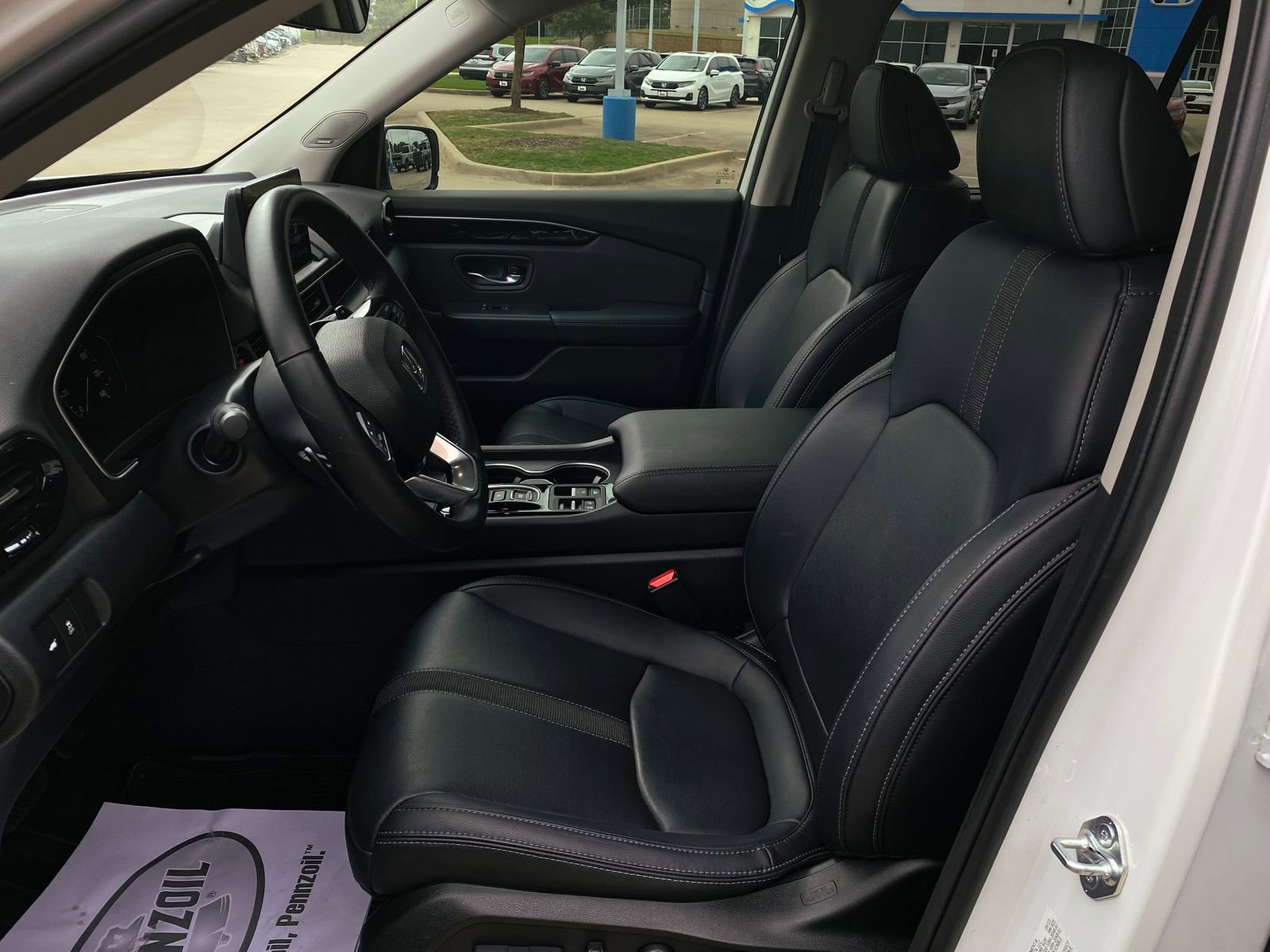 Used 2023 Honda Pilot Touring image 10