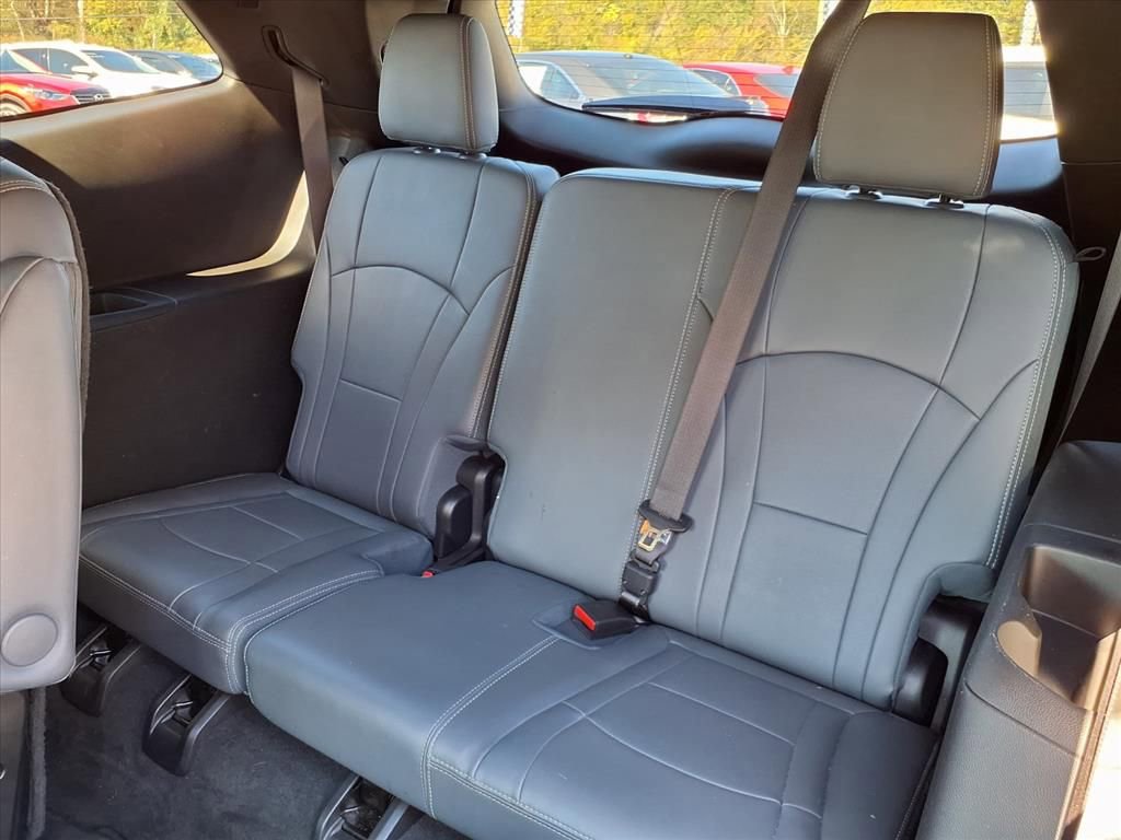 Used 2024 Buick Enclave Premium image 10