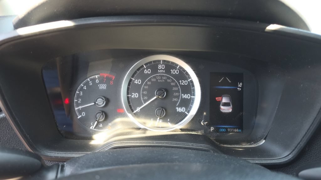 Used 2021 Toyota Corolla LE FWD image 14