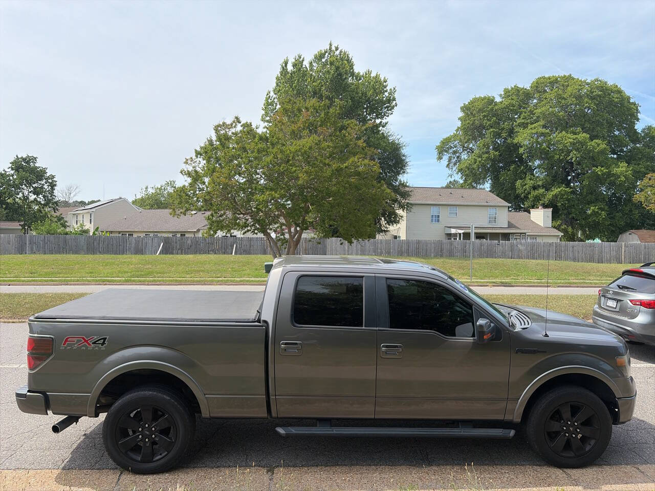 Used 2014 Ford F150 FX4 w/ Equipment Group 402A Luxury AWD/4WD image 7