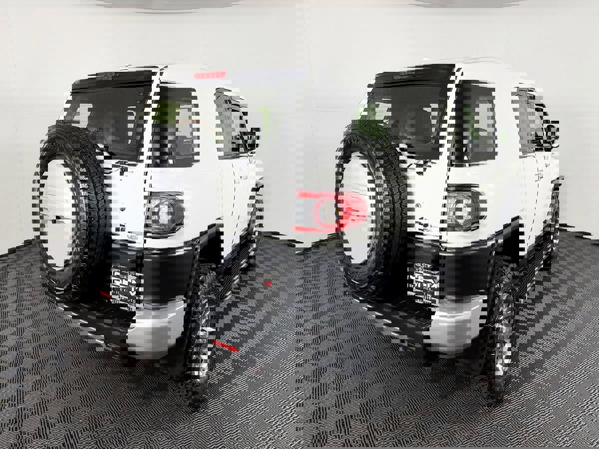 Used 2013 Toyota FJ Cruiser 4WD image 9