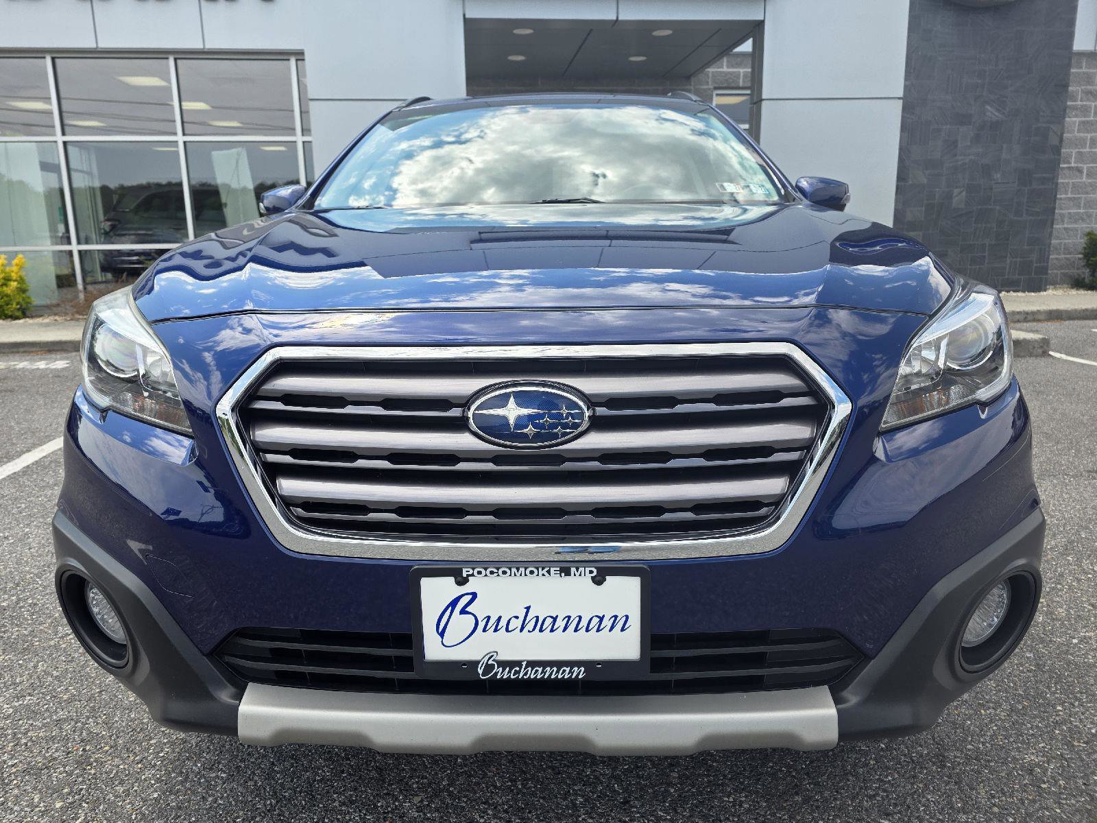 Used 2017 Subaru Outback 3.6R Touring AWD/4WD image 2