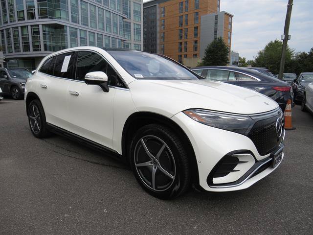 Used 2023 Mercedes-Benz EQS 580 4MATIC SUV image 5