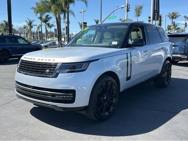 Used 2024 Land Rover Range Rover SE image 3