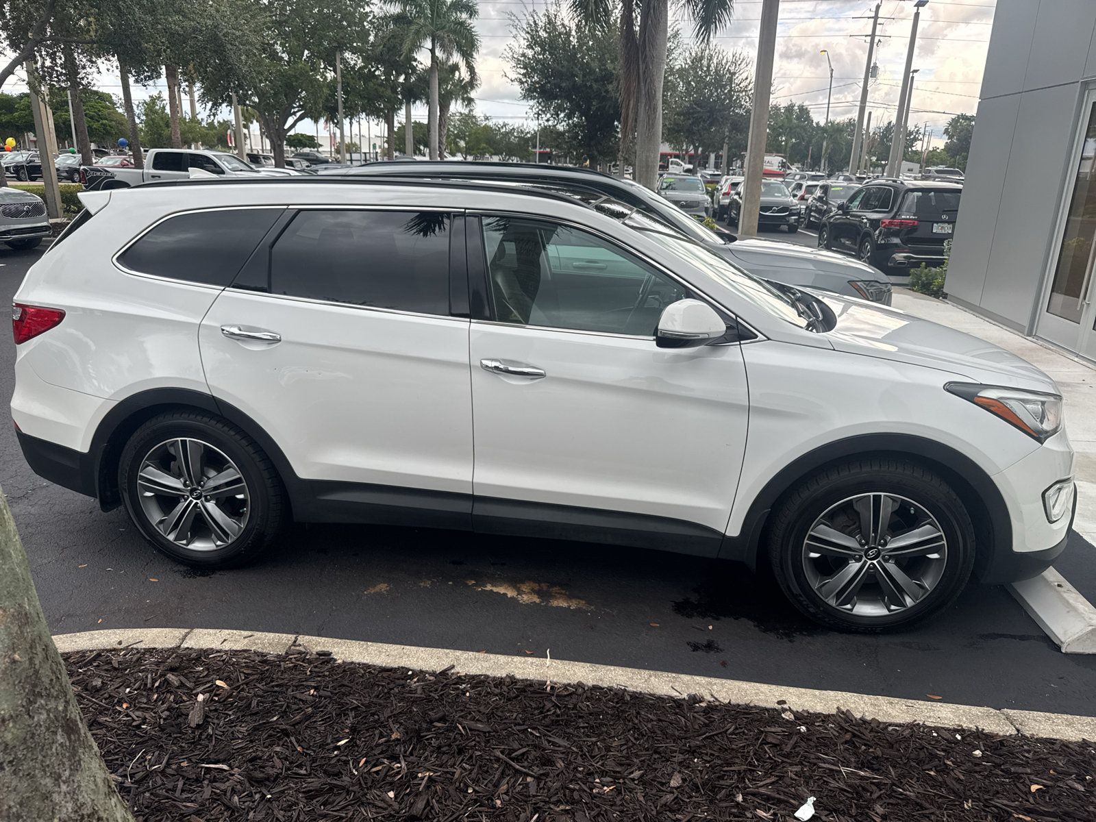 Used 2016 Hyundai Santa Fe Limited w/ Option Group 04 AWD/4WD image 7