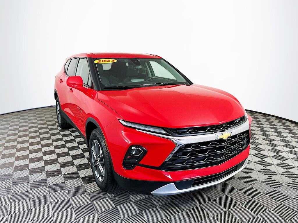 Used 2023 Chevrolet Blazer LT image 2