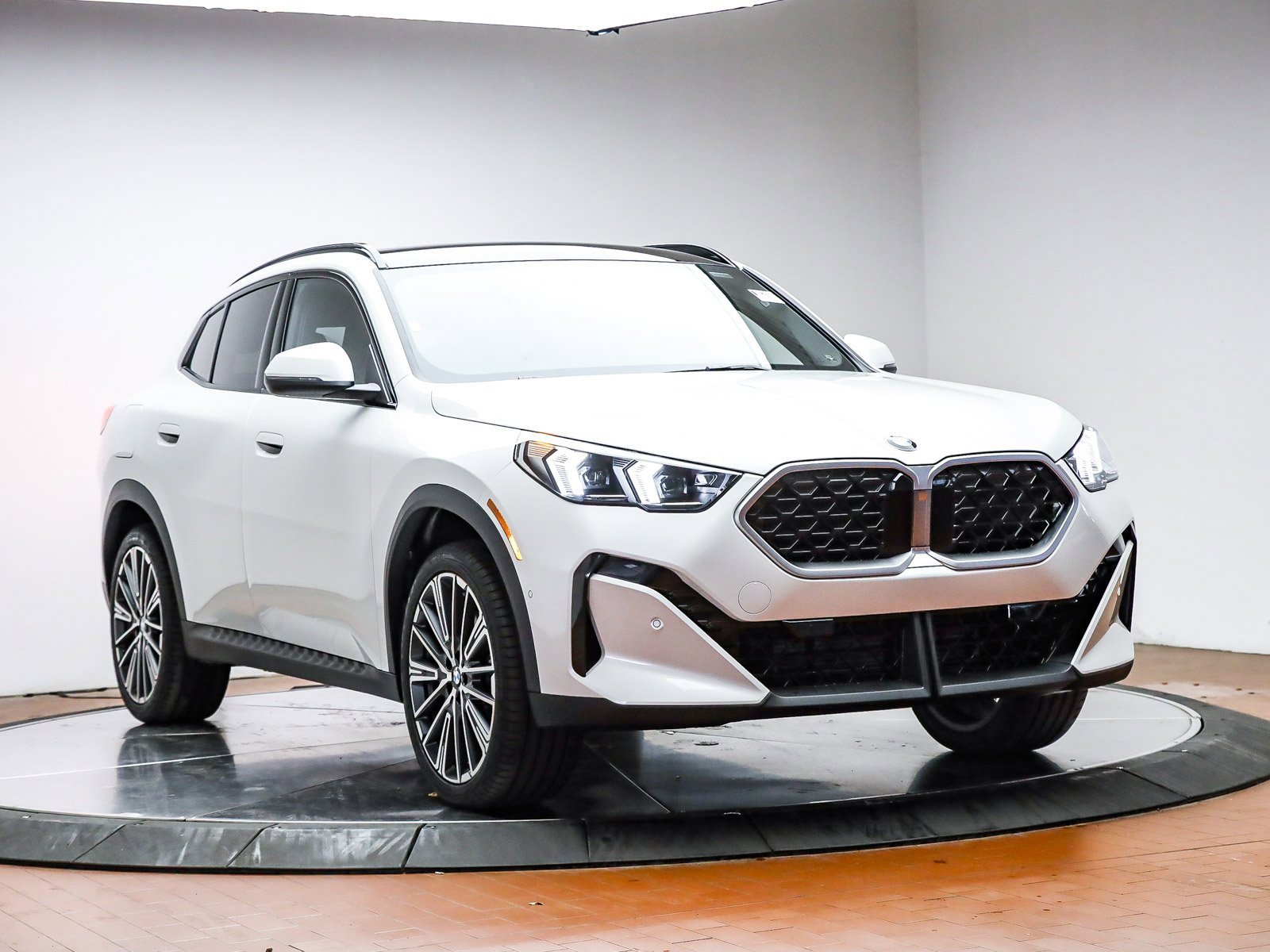 New 2026 BMW X2 xDrive28i w/ Convenience Package image 3
