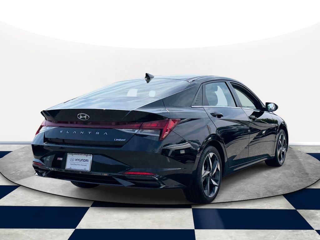 Used 2023 Hyundai Elantra Limited w/ Cargo Package FWD image 5