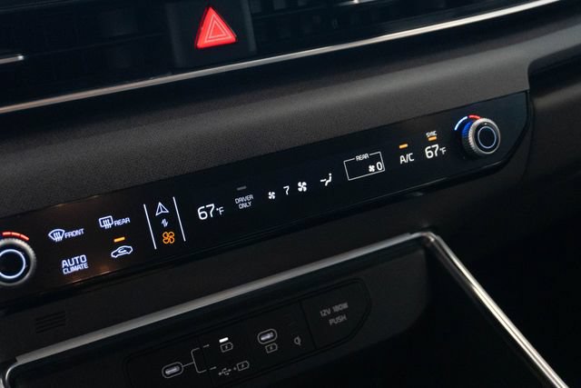 Used 2026 Kia Carnival EX FWD image 29