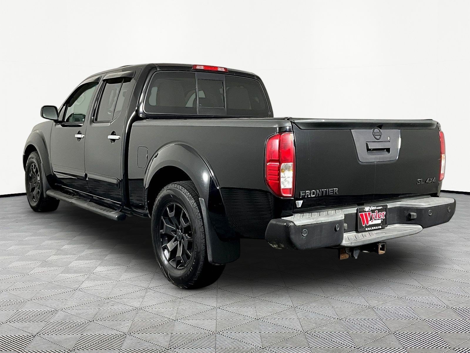 Used 2015 Nissan Frontier SL AWD/4WD image 4