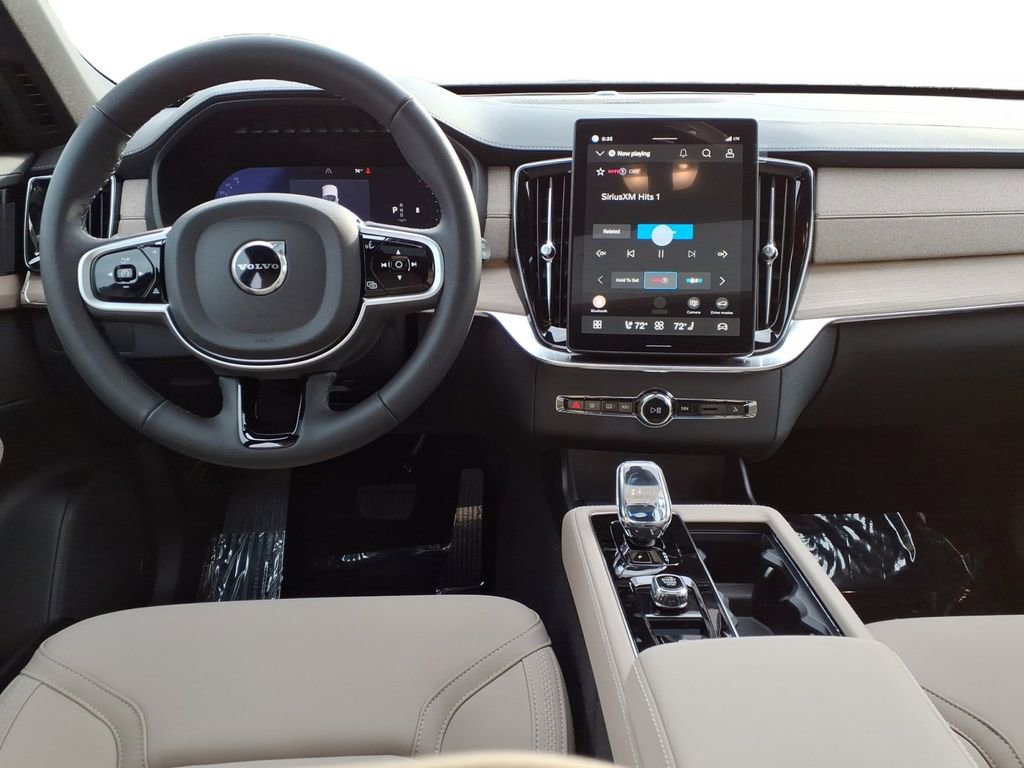 New 2026 Volvo XC90 B6 Plus w/ Protection Package Premier image 8