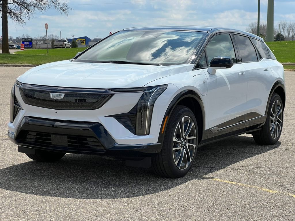 New 2026 Cadillac Optiq Sport 1 w/ LPO, Floor Liner Package AWD/4WD image 43