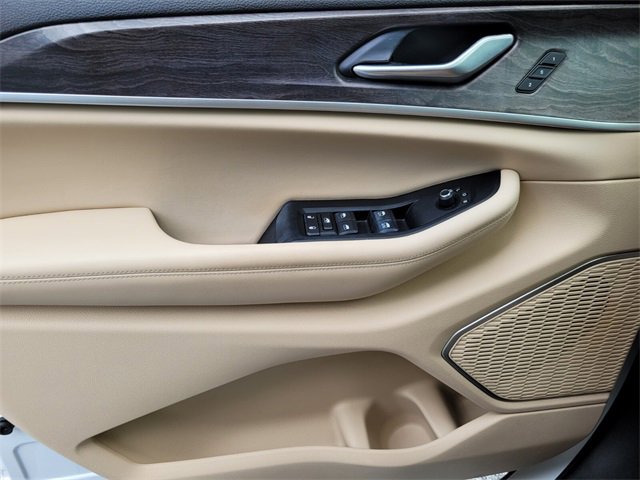 Used 2022 Jeep Grand Cherokee L Limited w/ Luxury Tech Group II image 28