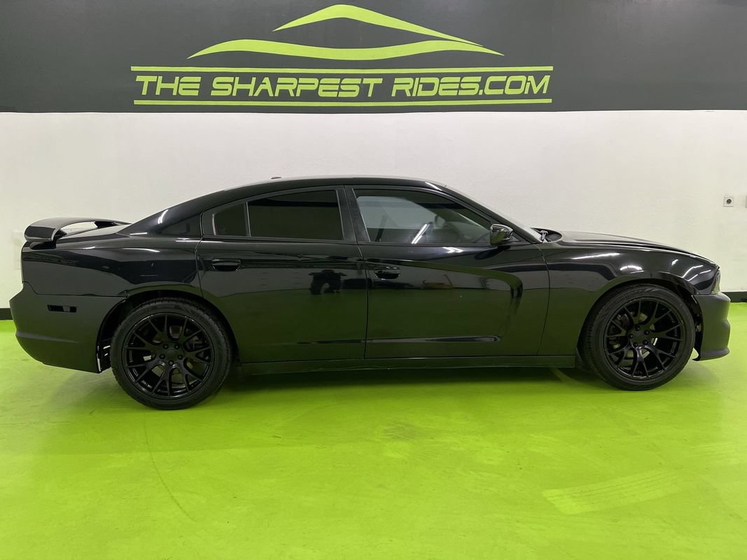 Used 2013 Dodge Charger SXT RWD image 10