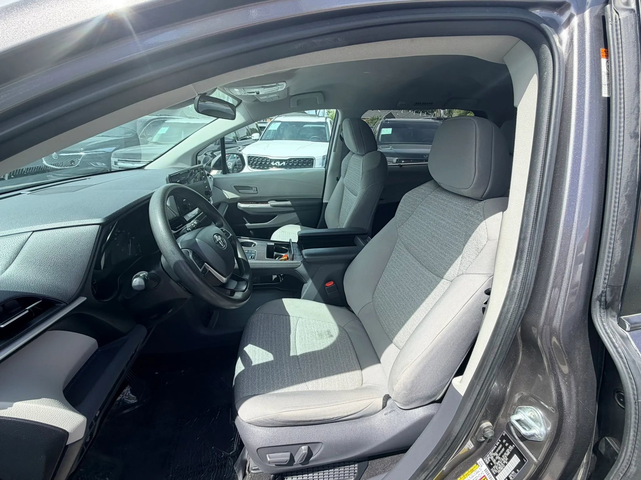Used 2021 Toyota Sienna LE AWD/4WD image 10