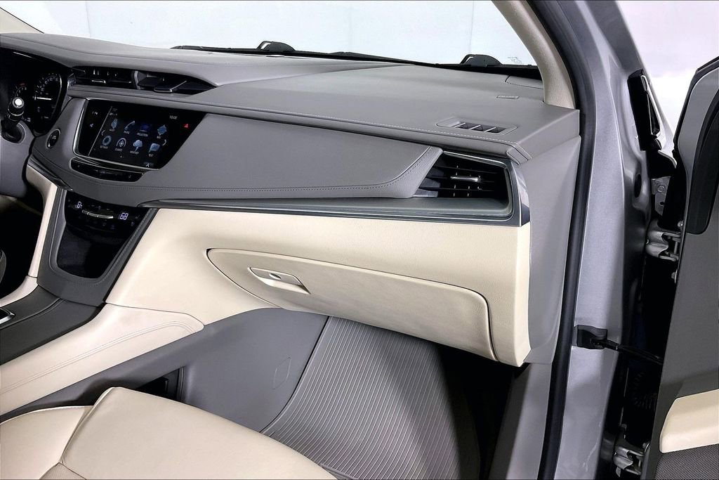 Used 2018 Cadillac XT5 Premium Luxury w/ Driver Assist Package AWD/4WD image 22