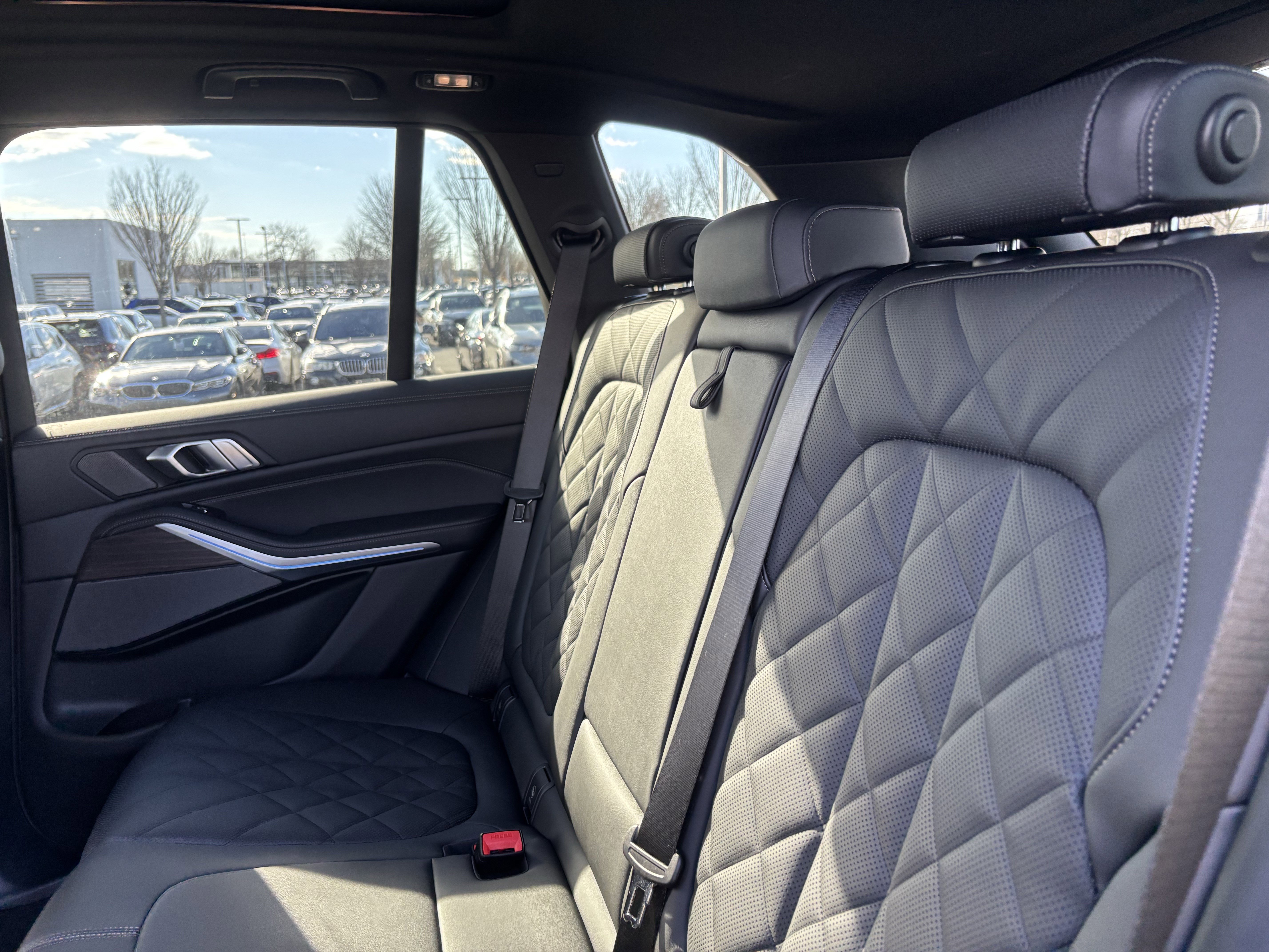 Used 2026 BMW X5 xDrive50e w/ M Sport Package image 32