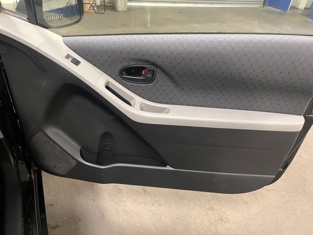 Used 2010 Toyota Yaris 2-Door Hatchback image 11