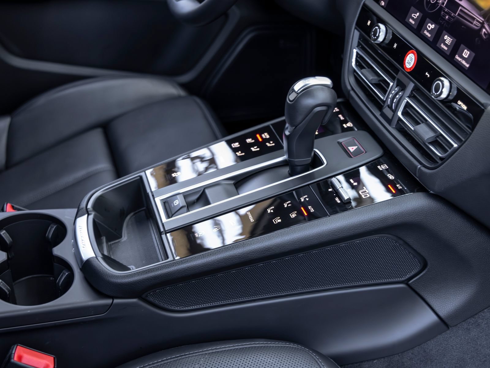 Certified 2026 Porsche Macan AWD/4WD image 55
