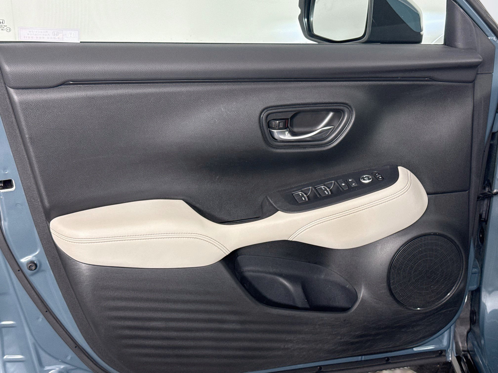 Used 2024 Honda HR-V EX-L image 9