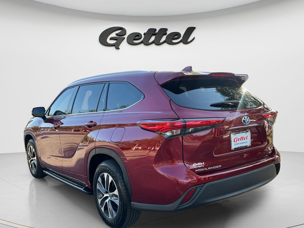 Used 2022 Toyota Highlander XLE FWD image 7