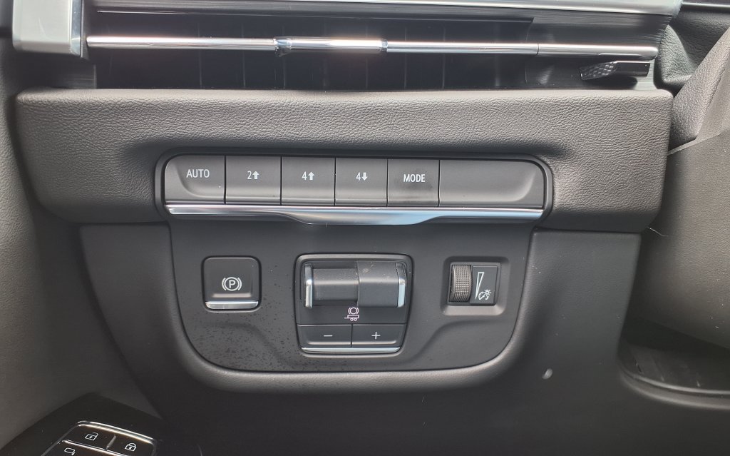 Used 2025 Cadillac Escalade Sport AWD/4WD image 34