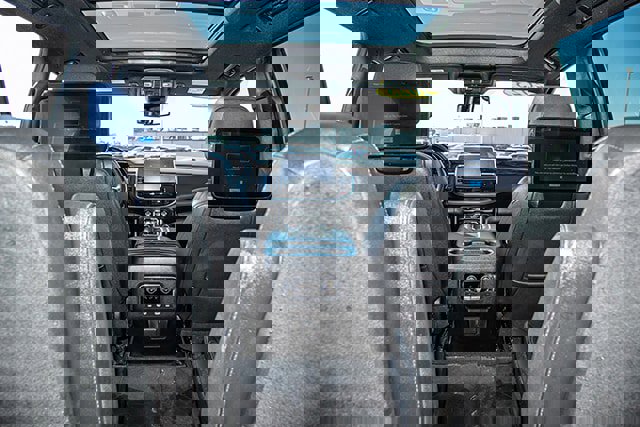 Used 2023 Chevrolet Suburban Z71 w/ Z71 Off-Road Package image 18