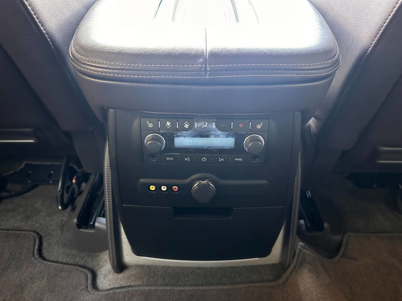 Used 2011 Cadillac Escalade Platinum image 66