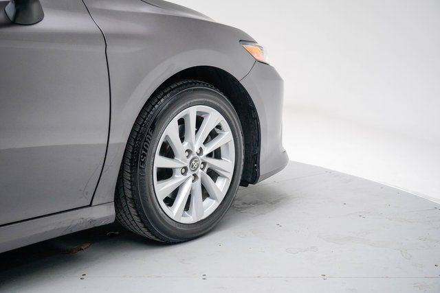 Used 2023 Toyota Camry LE image 11