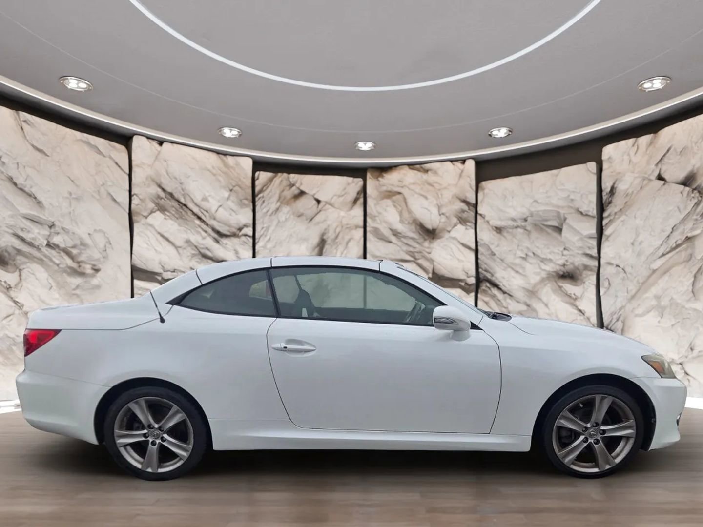 Used 2014 Lexus IS 250C w/ Luxury Package RWD image 4