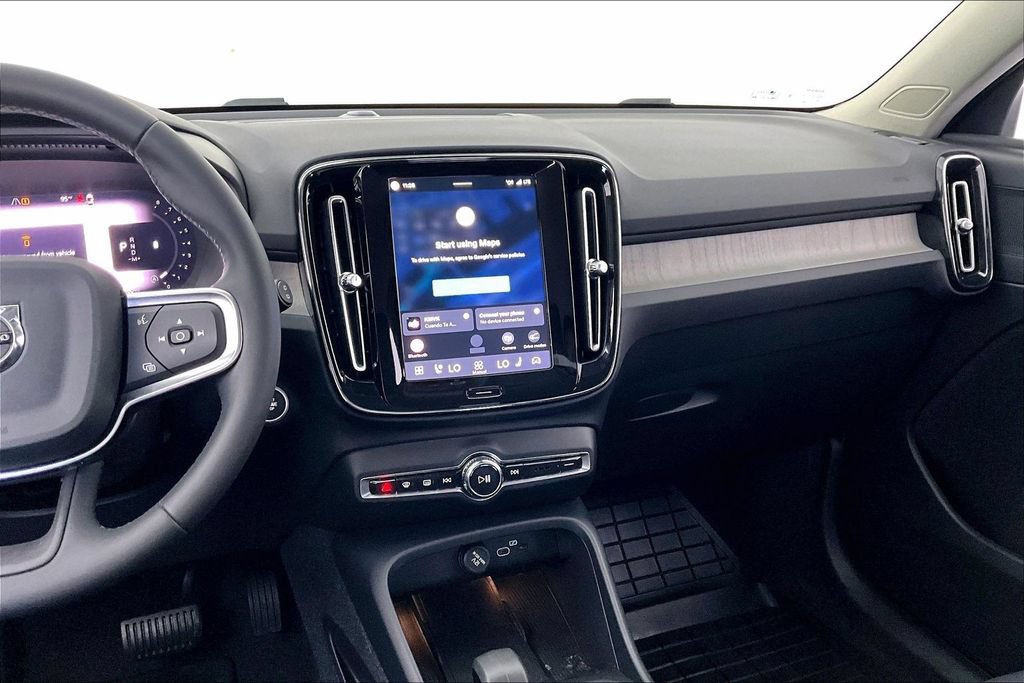 Certified 2024 Volvo XC40 B5 Core w/ Protection Package Premier AWD/4WD image 7