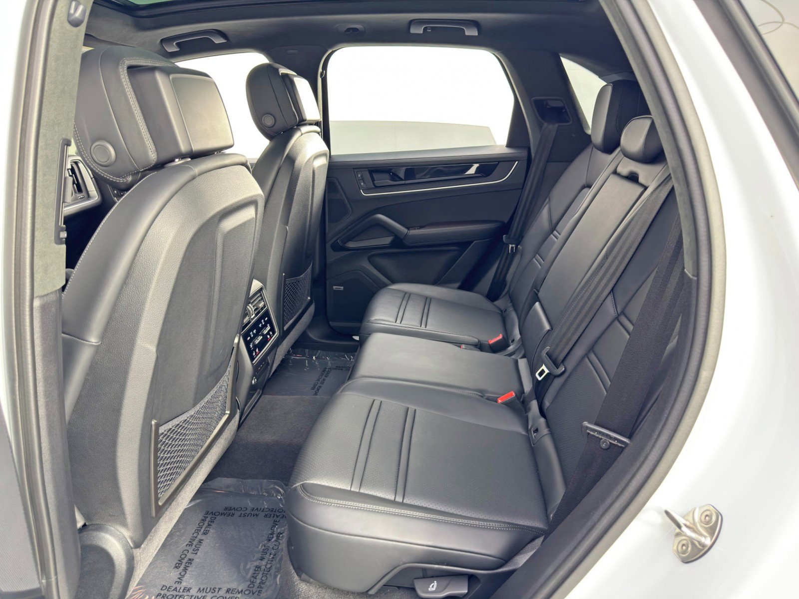 Used 2024 Porsche Cayenne S w/ Premium Package Plus image 42