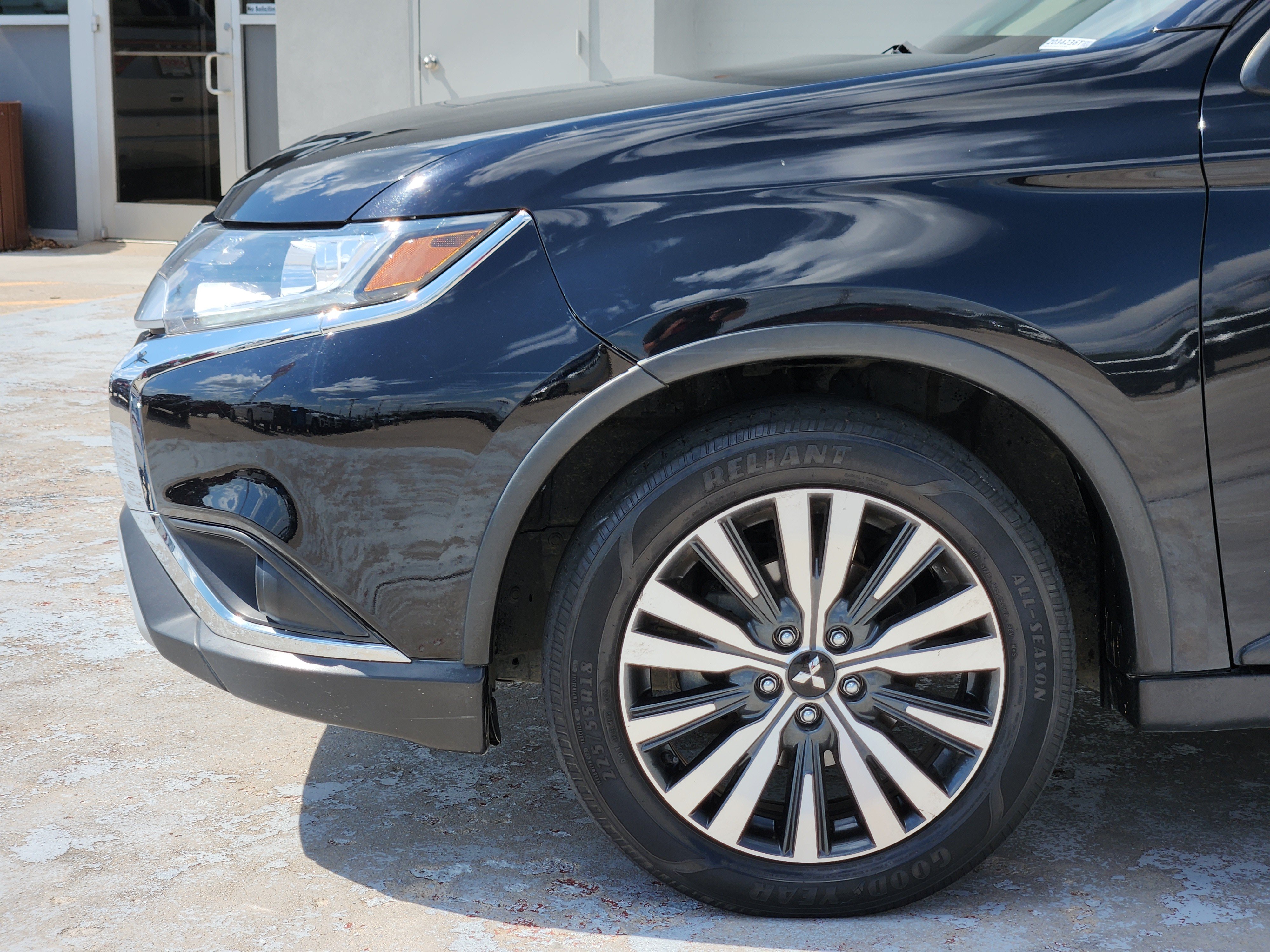 Used 2020 Mitsubishi Outlander SE FWD image 9