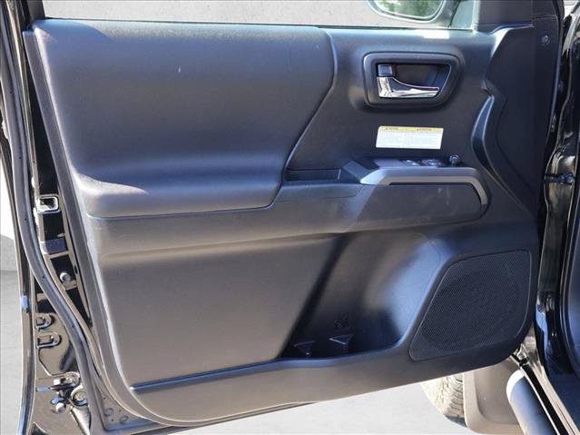 Used 2019 Toyota Tacoma TRD Off-Road w/ Technology Package AWD/4WD image 12