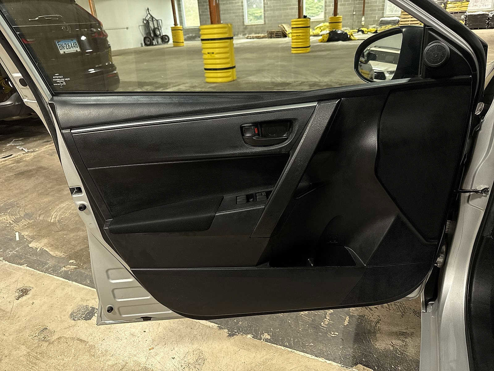 Used 2016 Toyota Corolla L image 26