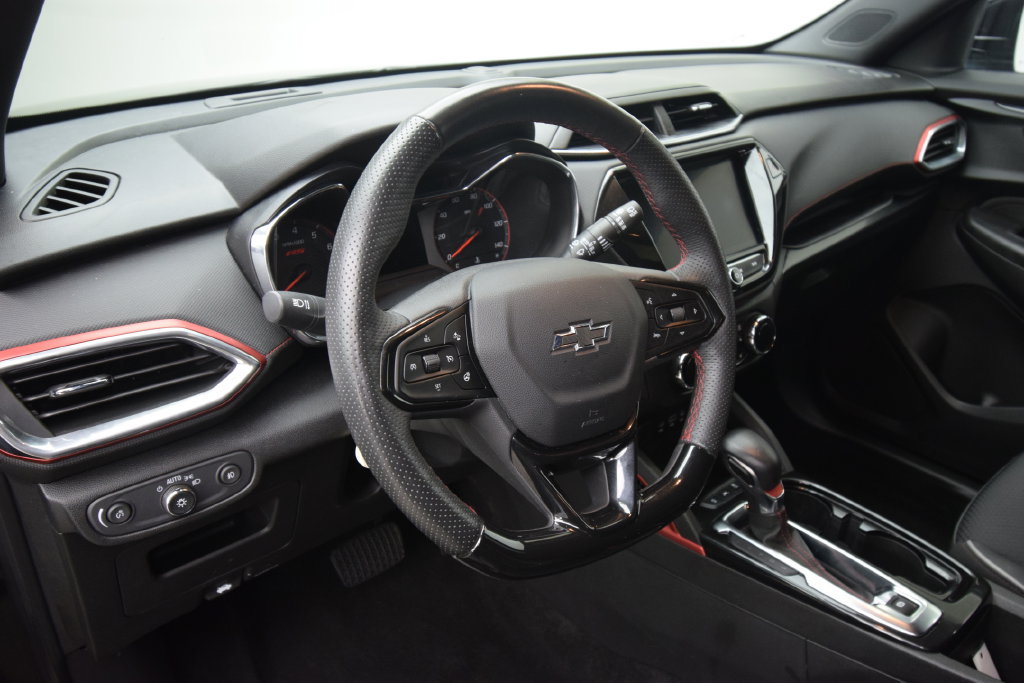 Used 2023 Chevrolet TrailBlazer RS w/ Convenience Package FWD image 11