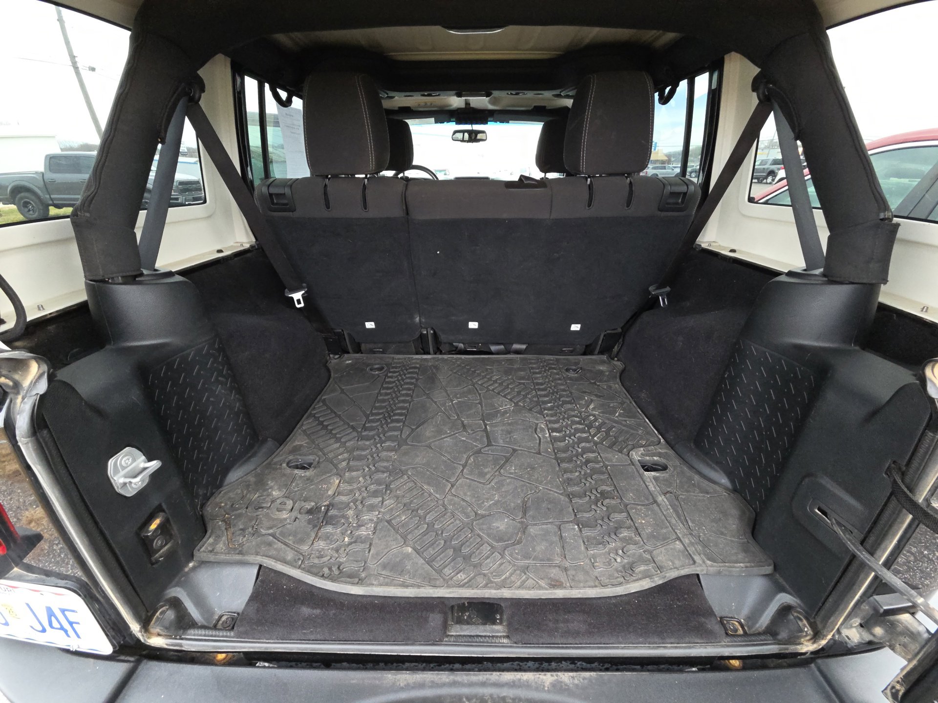 Used 2017 Jeep Wrangler Unlimited Rubicon w/ Max Tow Package image 15