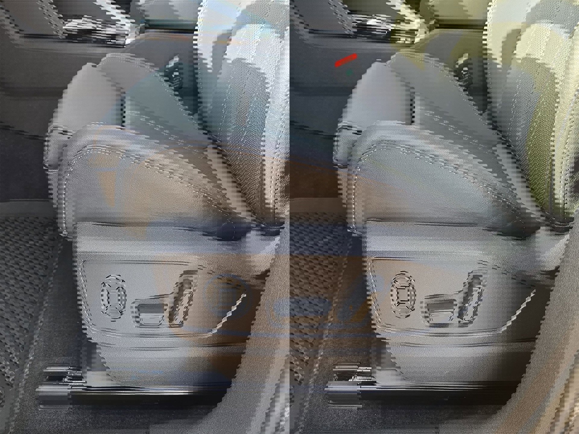 Used 2025 Audi Q5 Premium Plus w/ Premium Plus image 17