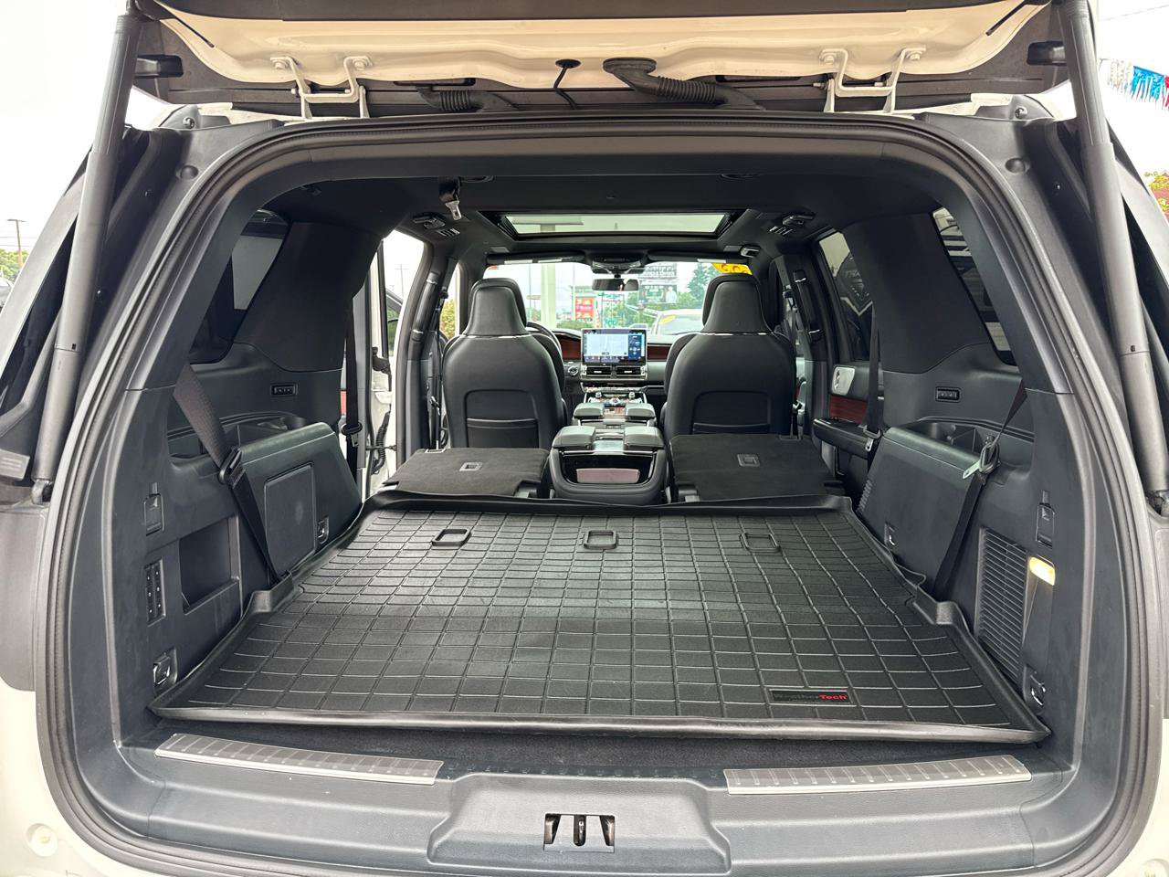 Used 2023 Lincoln Navigator Reserve AWD/4WD image 48