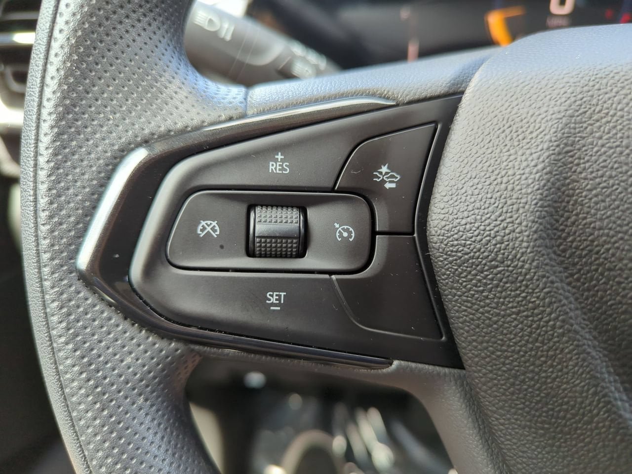 Used 2024 Chevrolet TrailBlazer LS w/ LS Confidence Package FWD image 11
