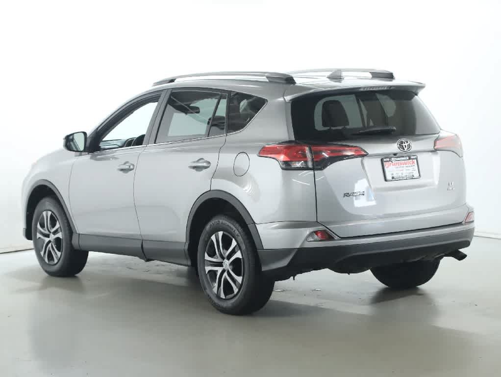 Used 2018 Toyota RAV4 LE w/ All Weather Liner Package AWD/4WD image 39