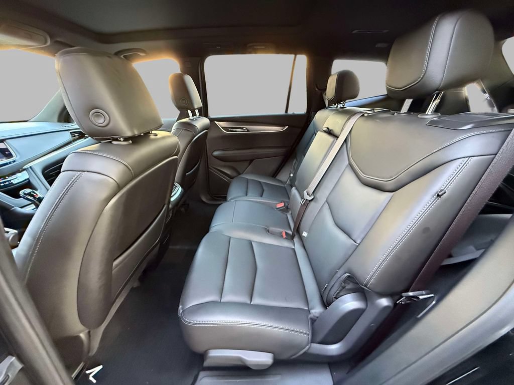 Certified 2024 Cadillac XT6 Luxury AWD/4WD image 19